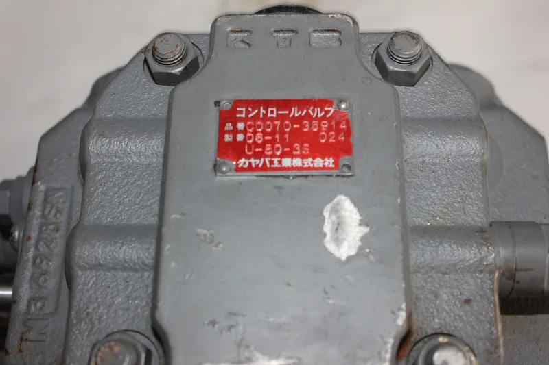 Control valve manufacturer plate and body markings