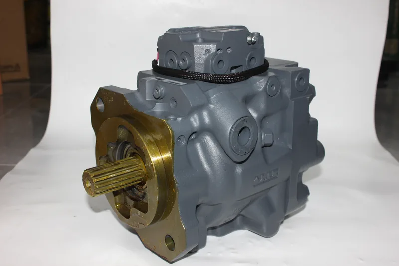Hydraulic pump with mounting flange