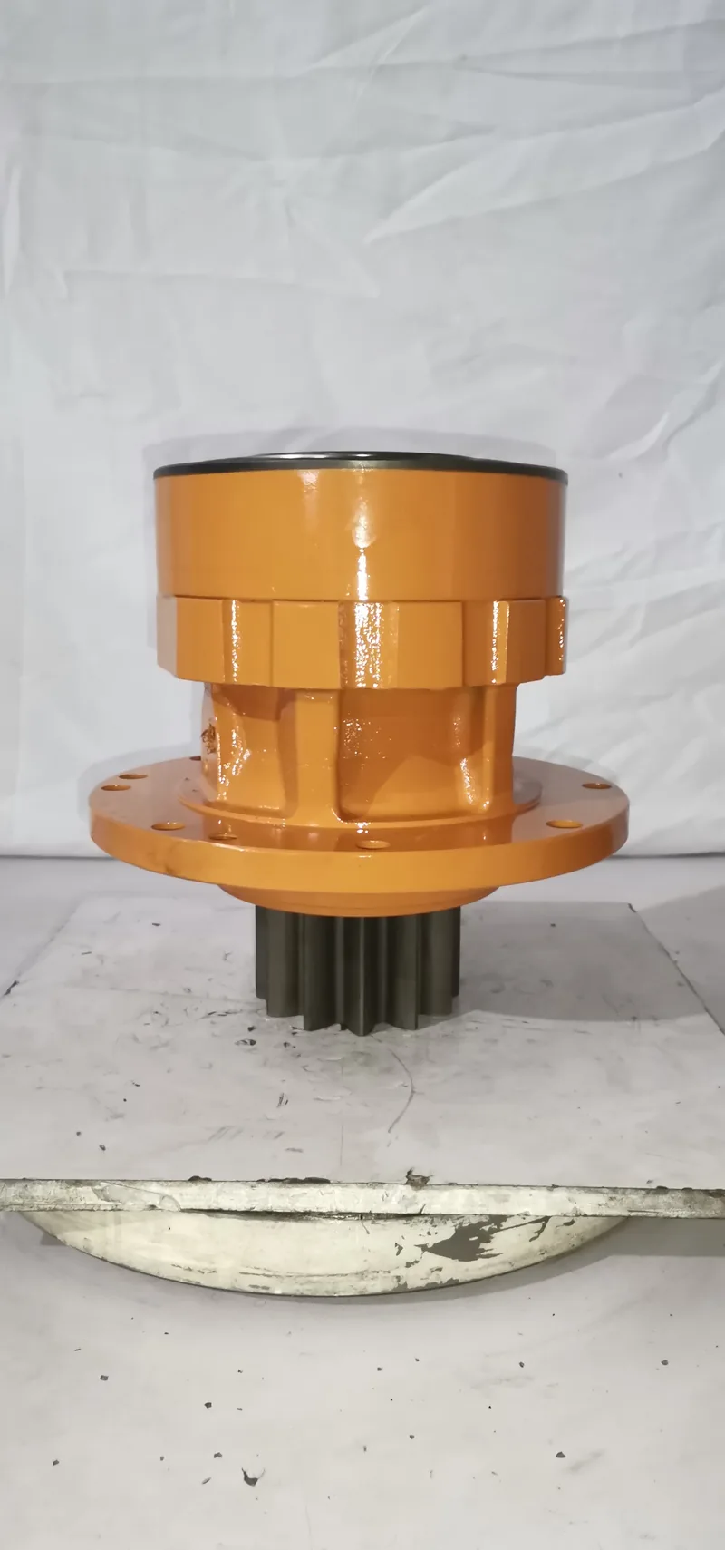 Orange swing reduction gearbox with output pinion