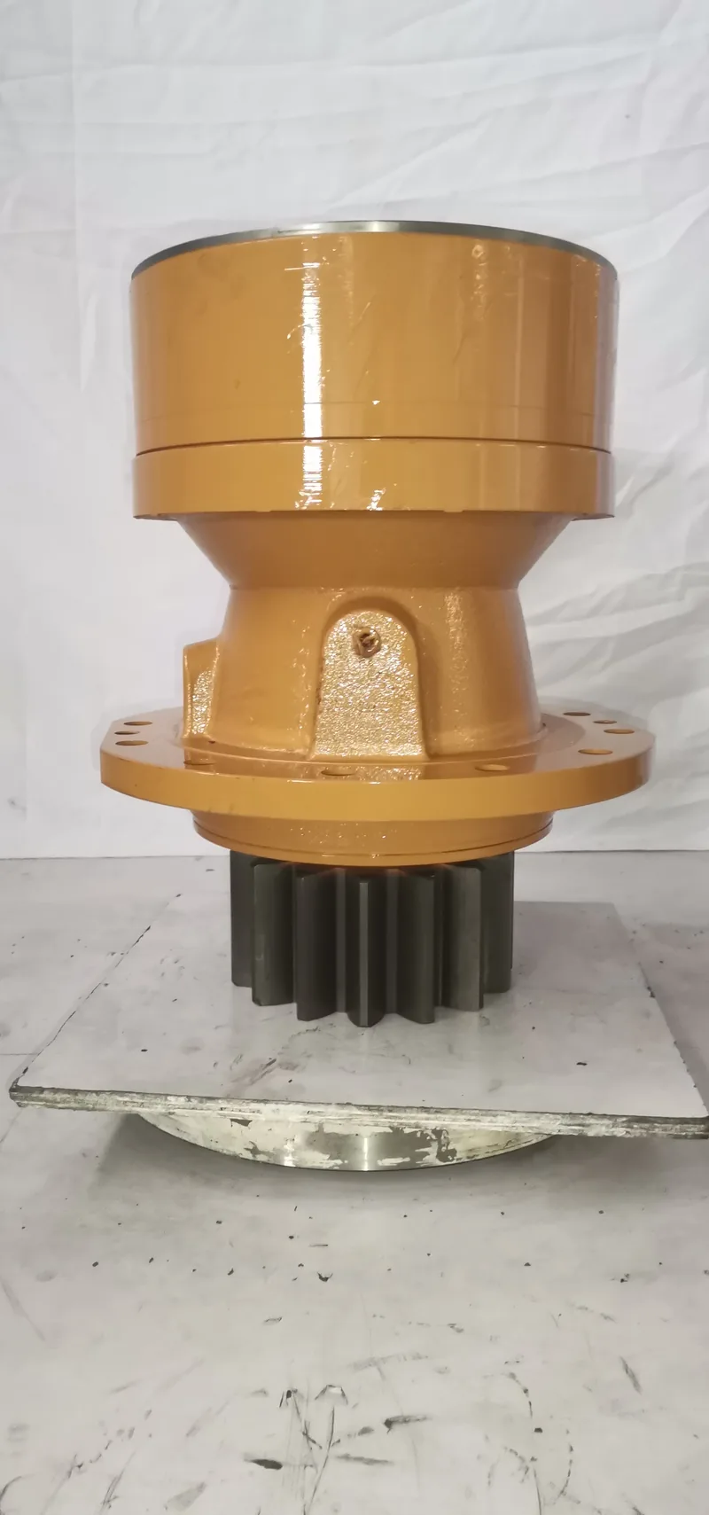 Orange swing reduction gearbox with output pinion