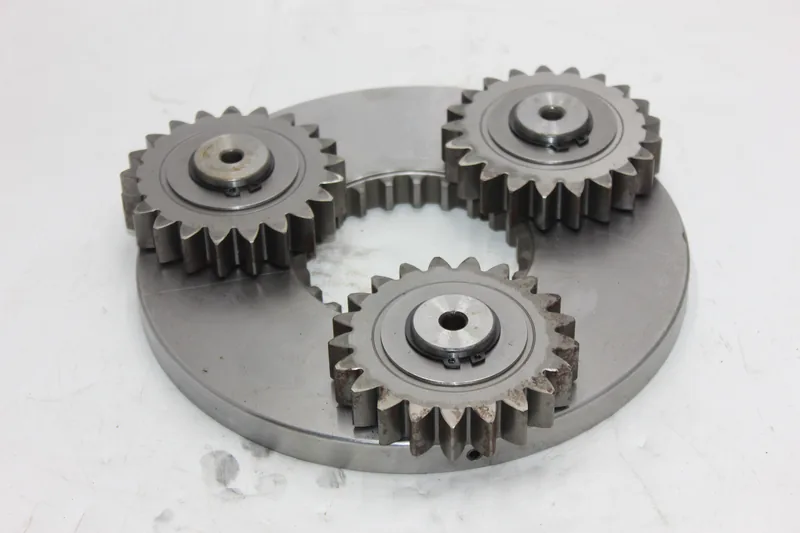 Three-gear swing gearbox planetary carrier assembly