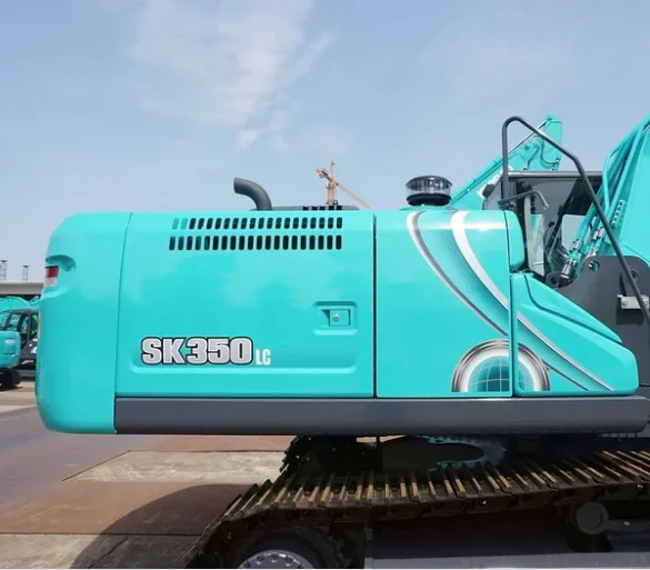 Excavator on site, identify the travel motor by machine model